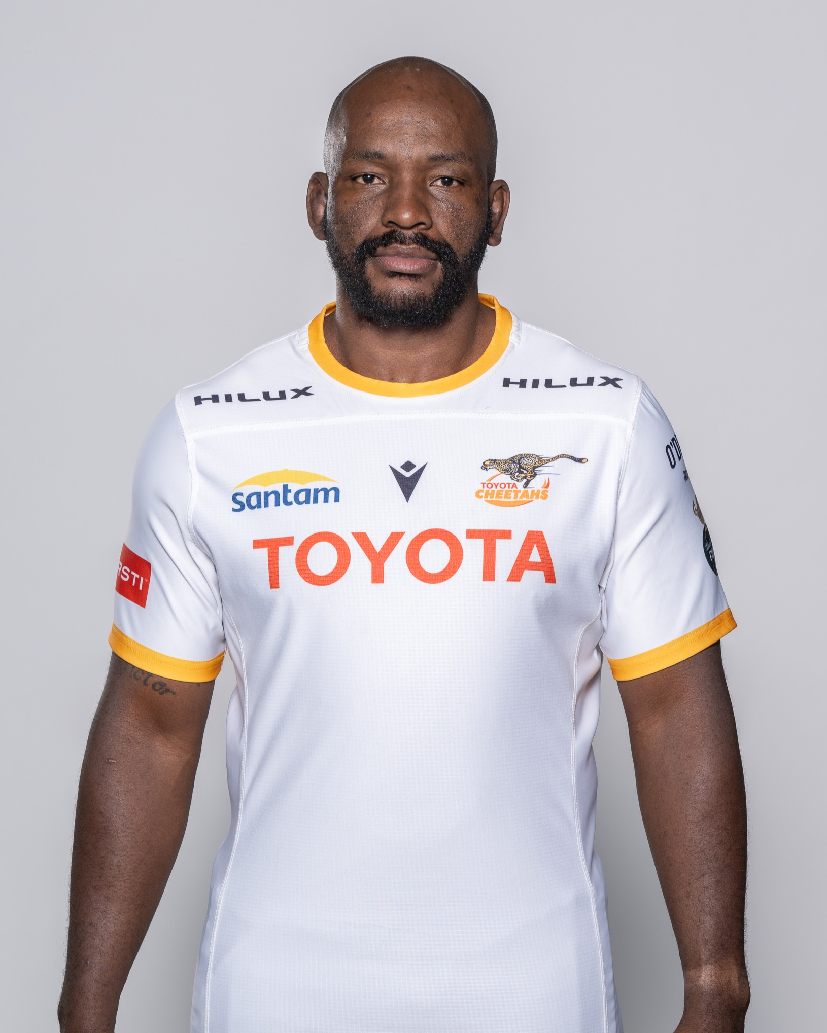 Victor  Sekekete