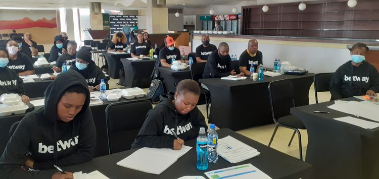 Cheetahs Women’s Rugby assistant coach encourages training of female coaches